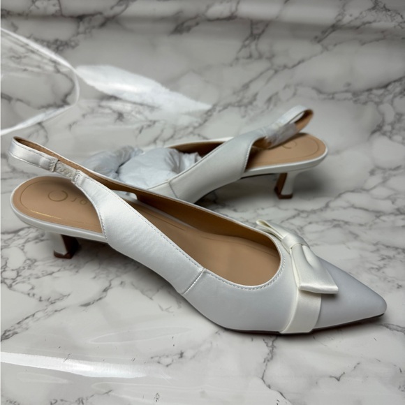 Journee Paloma Pump White Women’s US Size 10 - Picture 3 of 9